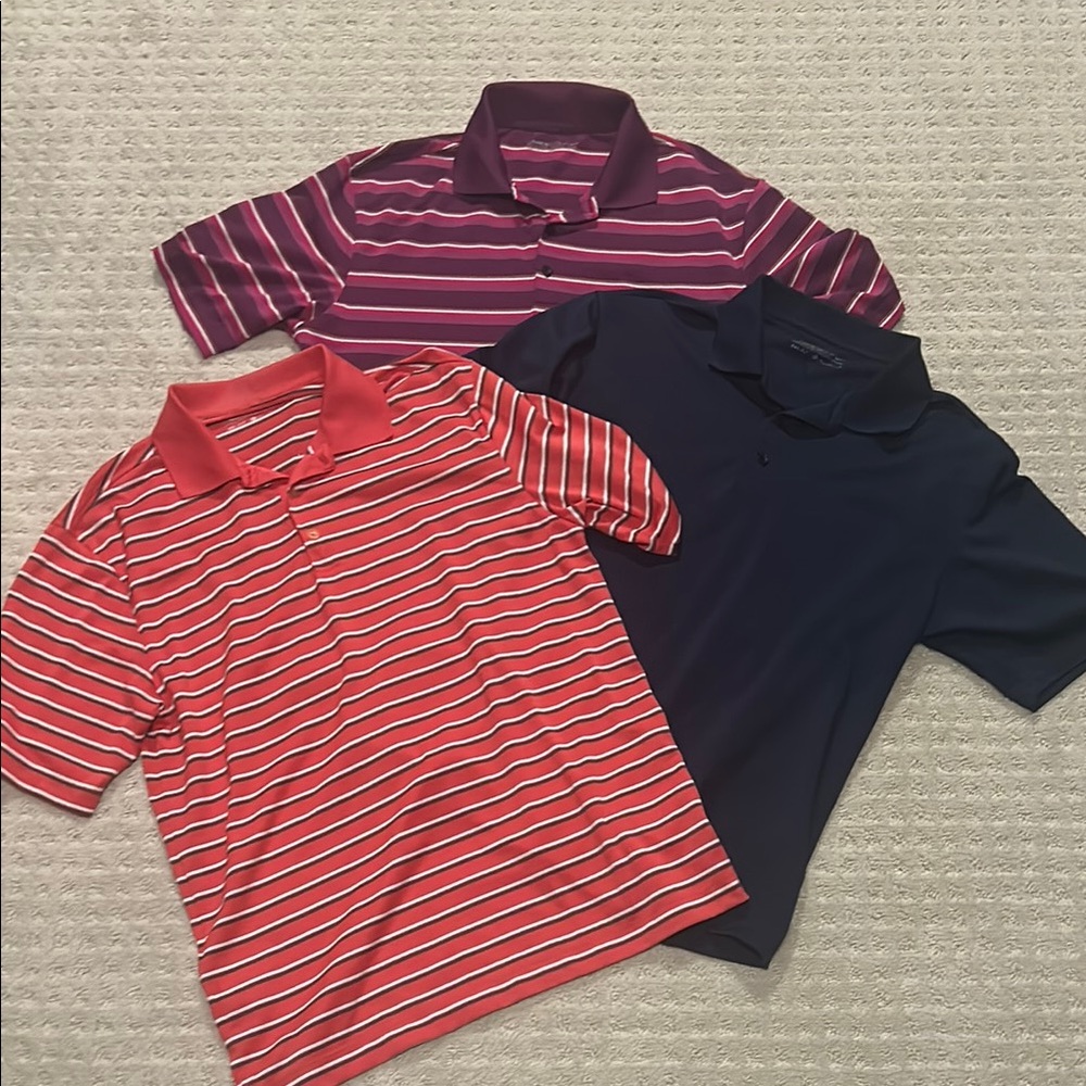 Bundle of men’s Nike golf polos size medium.